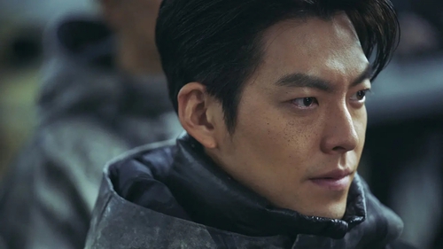 Phim Hàn 'Black Knight' dẫn đầu Netflix toàn cầu