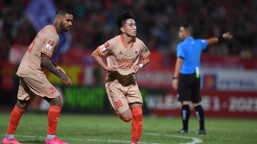 Văn Hậu hỏng 11m, Văn Đô ghi siêu phẩm, trọng tài bắt việt vị sai, CAHN ngược dòng trước SLNA