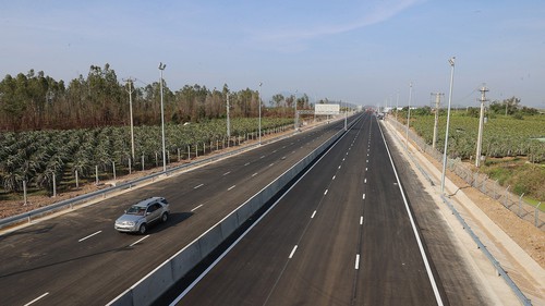 Phạt 17 triệu đồng, tước bằng 6 tháng với tài xế đi ngược chiều trên cao tốc Phan Thiết – Dầu Giây