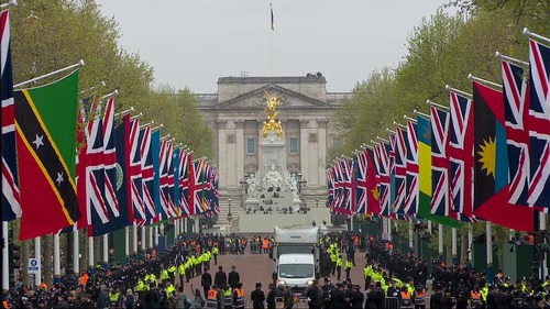 Người Việt ở Anh háo hức muốn xem Lễ đăng quang của Vua Charles, ước được hòa chung không khí náo nhiệt trong sự kiện chưa từng thấy nhưng 'khó'