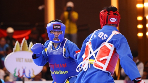 Chiến thắng nhờ knock out, võ sĩ Việt Nam vẫn dừng bước ở bán kết trước con trai 'vua Kun Khmer'