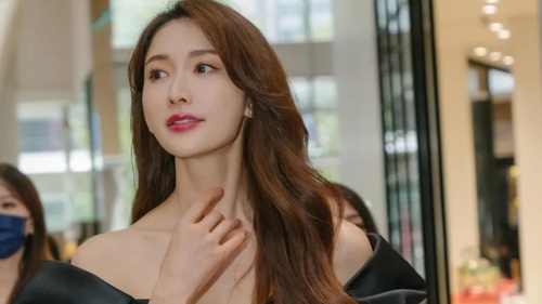 Lâm Chí Linh rút lui khỏi showbiz: 'Mong mọi người nhớ đến tôi với mái tóc đen'