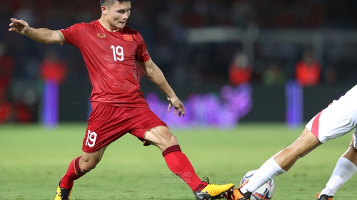 HLV Troussier 'mở khoá' Quang Hải bất thành