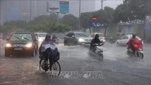 Bắc Bộ tăng nhiệt, chiều tối mưa rào và dông