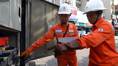 EVN yêu cầu cấp bách tiết kiệm điện đến hết tháng 8/2023