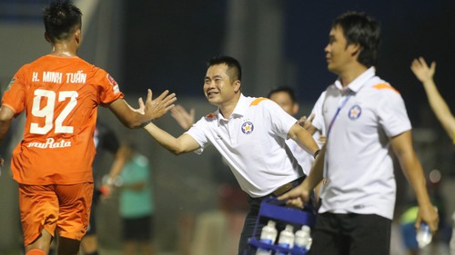 HLV Phạm Minh Đức: 'Tôi thích đương đầu với khó khăn bởi dễ quá đâu đến lượt mình'