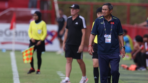 Đội tuyển nữ Việt Nam: Buồn thôi, đừng... buồn quá!