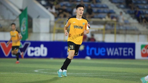 Vừa cùng Viettel thắng ở V-League, Hoàng Đức vẫn không thể giúp đội nhà thắng trên sân phủi