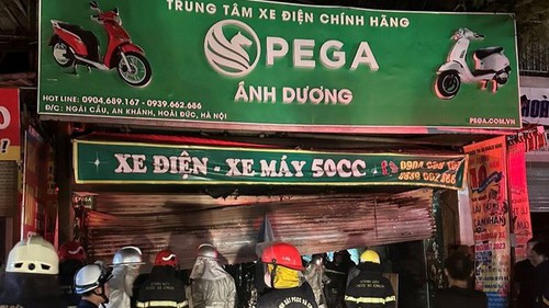 Hà Nội: Cháy cửa hàng kinh doanh xe đạp, xe máy điện làm 3 người tử vong
