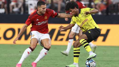 Dalot lập 'siêu phẩm', MU vẫn thua ngược Dortmund trên đất Mỹ