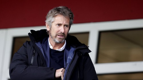 Huyền thoại MU Van der Sar bị xuất huyết não, phải nhập viện khẩn cấp