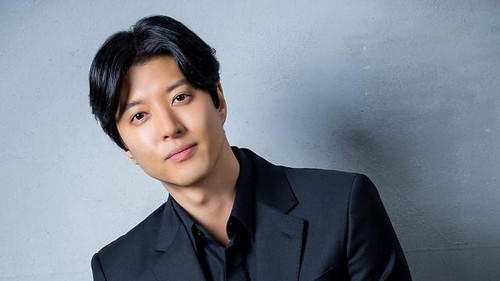 Quá khứ gây tranh cãi của sao nam này ám ảnh màn tái xuất trong K-Drama ăn khách 'Celebrity'