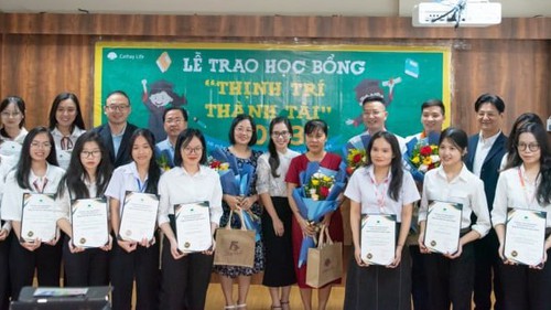 Học bổng “Thịnh trí thành tài cùng Cathay” lần thứ 16