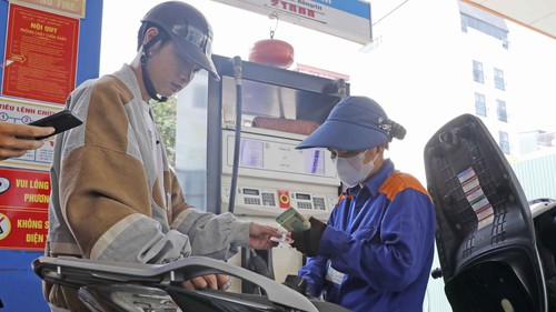 Giá xăng dầu điều chỉnh tăng từ 15h chiều nay 11/8