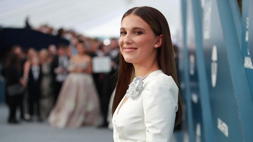 Khi siêu sao điện ảnh 19 tuổi Millie Bobby Brown cầm bút