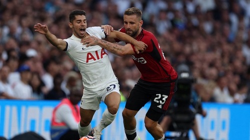 MU chạy đua với thời hạn chuyển nhượng