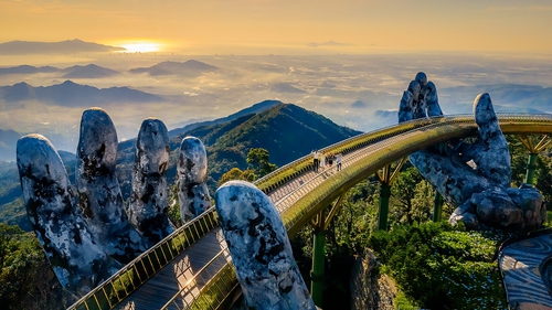 Cầu Vàng ở Đà Nẵng được Travel+Leisure đánh giá là trải nghiệm thú vị