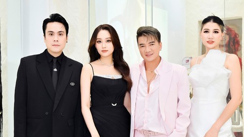 Gặp lại Artist House, Đàm Vĩnh Hưng choáng với hệ sinh thái “thượng lưu”