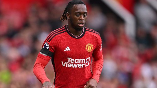 Wan Bissaka chấn thương nghỉ 2 tháng, CĐV MU tuyệt vọng thốt lên hai từ 'nát rồi'