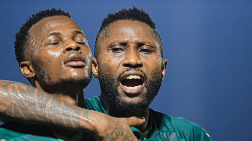 HLV Vũ Tiến Thành thanh lý ba ngoại binh ghi 20 bàn cho CLB TP.HCM