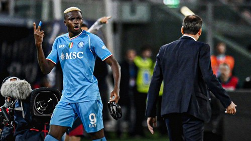 Osimhen muốn kiện Napoli vì video TikTok, chuyện gì đã xảy ra?