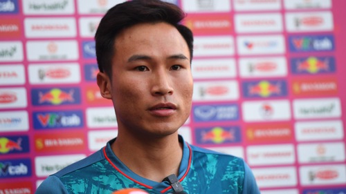 Triệu Việt Hưng: ‘Triết lý của HLV Troussier khác chiến thuật ở CLB’