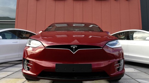 Giá trị vốn hóa của Tesla bốc hơi 80 tỷ USD