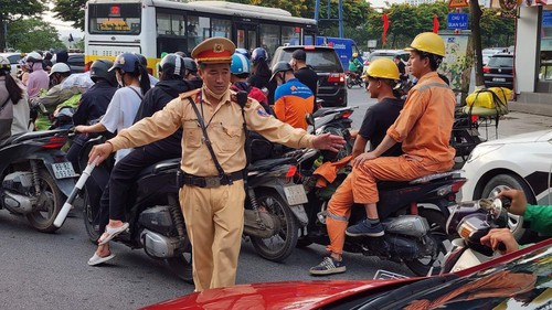 Năm 2024, Hà Nội sẽ giải quyết từ 8-10 điểm đen ùn tắc giao thông