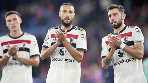 Mazraoui bị mắc chứng rối loạn nhịp tim, MU lo sốt vó trong 2 tháng tới