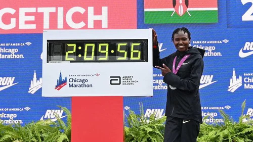 Ruth Chepngetich lập kỷ lục “không có thật” ở Chicago Marathon: Một mình vươn tới đỉnh cao