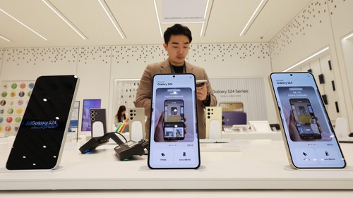 “Ngôi vương” của Samsung trên thị trường điện thoại thông minh đang lung lay