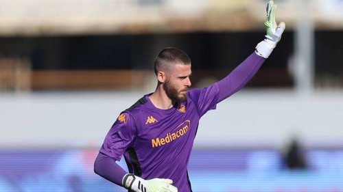 Cựu thủ môn nổi tiếng của MU kiến tạo gây sốt ở Serie A, giúp đội nhà bay cao