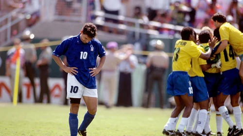 Roberto Baggio ở tuổi 57: ‘Số 10 giờ như tuyệt chủng, tôi chỉ muốn tự chôn mình khi đá hỏng 11m ở World Cup’