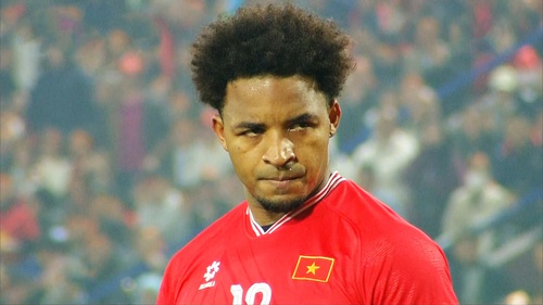 Biểu cảm ấn tượng của Nguyễn Xuân Son khi đá penalty, fan ví với đồng hương đang khoác áo MU