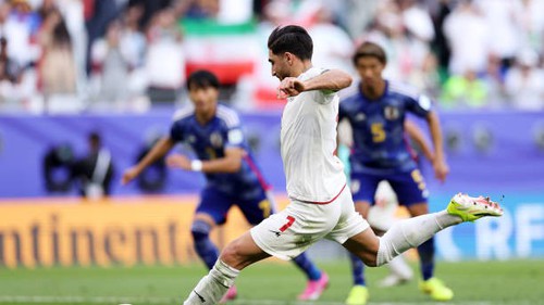 Iran ngược dòng thắng 2-1 ở tứ kết, ĐT Nhật Bản bị loại bởi quả 11m nghiệt ngã ở phút bù giờ