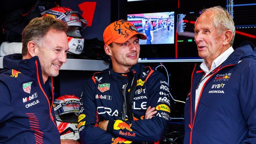 Đua xe Công thức 1: Đang trên đỉnh thế giới, Verstappen có sang Mercedes?