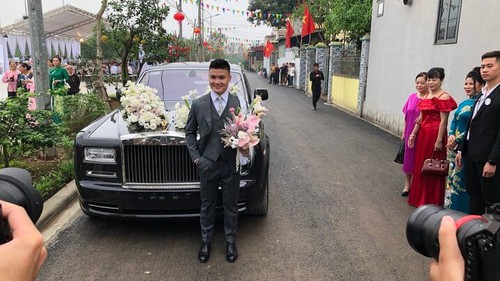Quang Hải chọn siêu xe 16 tỷ 'rước nàng về dinh' khiến người hâm mộ trầm trồ