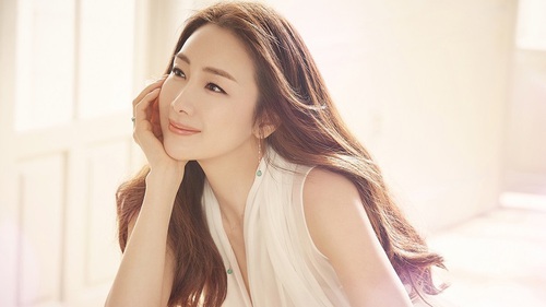 'Nữ hoàng nước mắt' Choi Ji Woo rời YG, sẽ sớm trở lại với diễn xuất