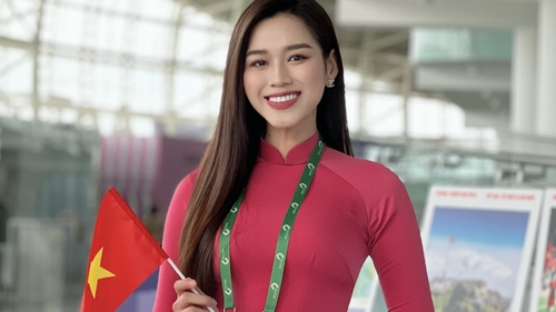Hoa hậu Đỗ Hà dịu dàng với áo dài tham dự Liên hoan Thanh niên thế giới 2024 ở Nga