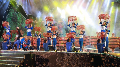 Khai mạc Festival "Cao nguyên trắng Bắc Hà" 2024 "Nghiêng say mùa xuân"