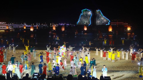 Khai mạc Carnaval Hạ Long "Bừng sáng cùng Kỳ quan"