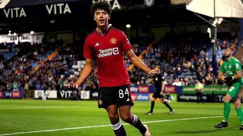 Thần đồng gốc Malaysia từ chối nhập tịch Đông Nam Á, tiến vào đội 1 MU với cú hat-trick phá lưới Liverpool