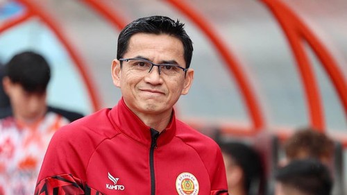 Tin nóng thể thao tối 15/5: Báo Thái tiết lộ bến đỗ tiềm năng của HLV Kiatisuk, Mourinho đàm phán với CLB châu Âu