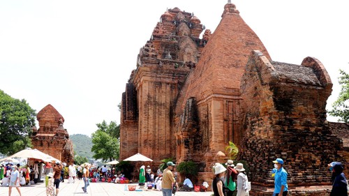 Du lịch Nha Trang hòa quyện với đời sống văn hóa