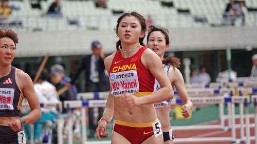 'Nữ thần điền kinh' từng bị chỉ trích vì mặc đồ gợi cảm đang sở hữu thành tích tốt nhất châu Á năm nay