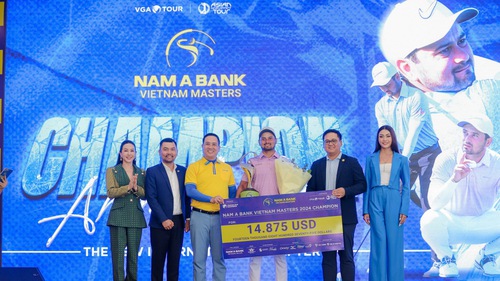 Nhà vô địch golf Việt Nam mất kỷ lục trên sân nhà