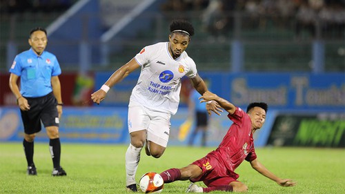 Bảng xếp hạng V-League vòng 24 hôm nay: Bình Định phả hơi nóng vào Nam Định