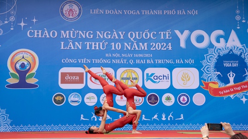 Hơn 2.000 người đồng diễn chào mừng Ngày Quốc tế Yoga lần thứ 10