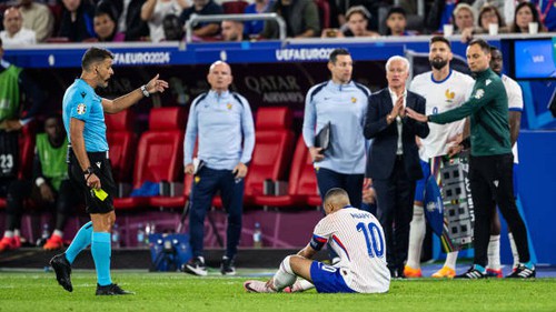 Mbappe bị chỉ trích cố ý ‘câu giờ’ vô lối khi làm điều khó tin này ở trận thắng Áo 