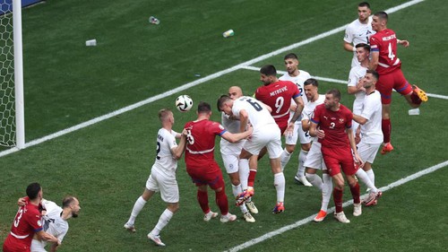 Jovic ghi bàn thắng vàng phút 90+5, Serbia tạo ra trận cầu siêu kịch tính trước Slovenia